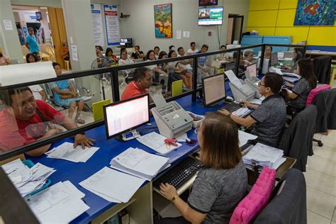 Gov't employees to receive midyear bonus starting May 15 —DBM.